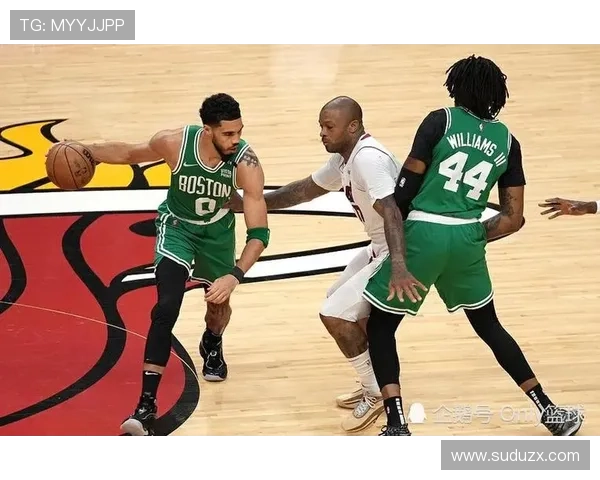 帕金斯称赞绿军三巨头KG是球队最佳球员最全面最关键